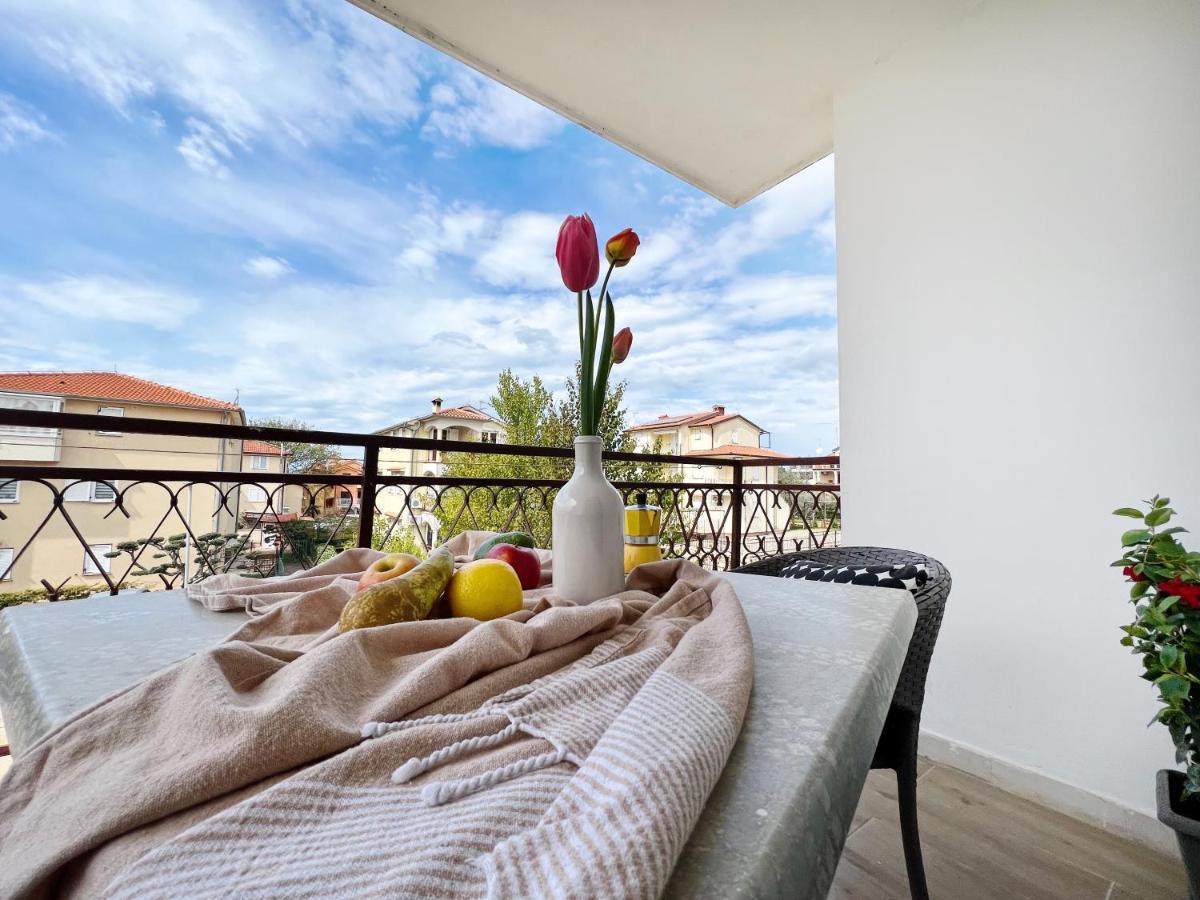 Apartments Valerian Novigrad Istria المظهر الخارجي الصورة